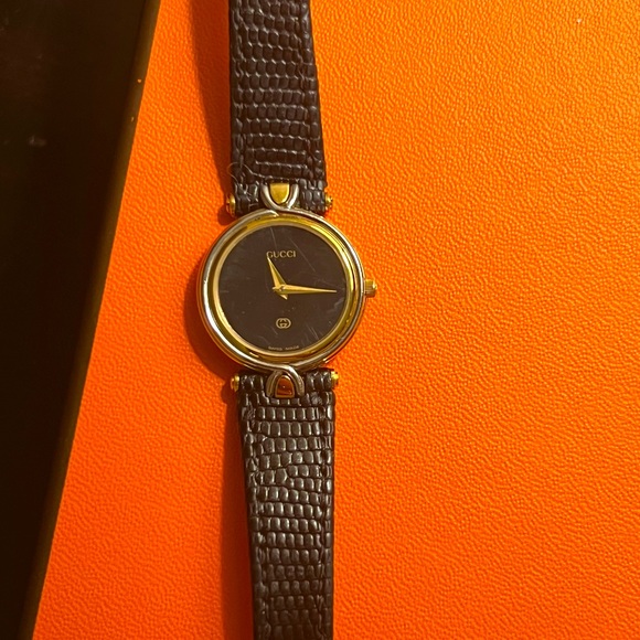 Authentic Gucci watch with real lizard band. Vintage from 1980s. - Picture 2 of 3